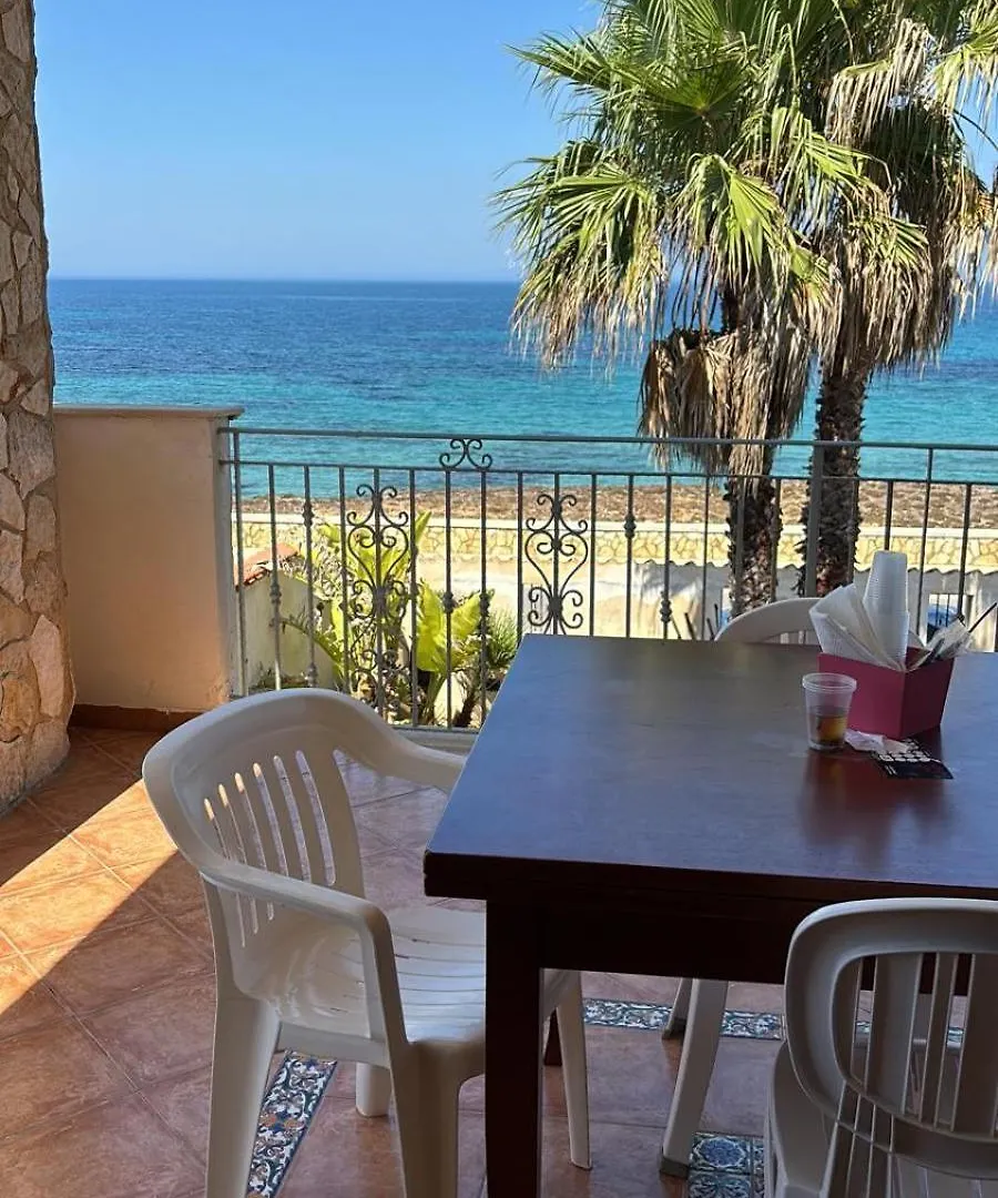 アパート Villa Rosa Fronte Mare マツァーラ・デル・ヴァッロ イタリア
